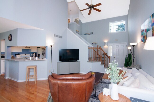 Building Photo - 4471 Hillside Ct