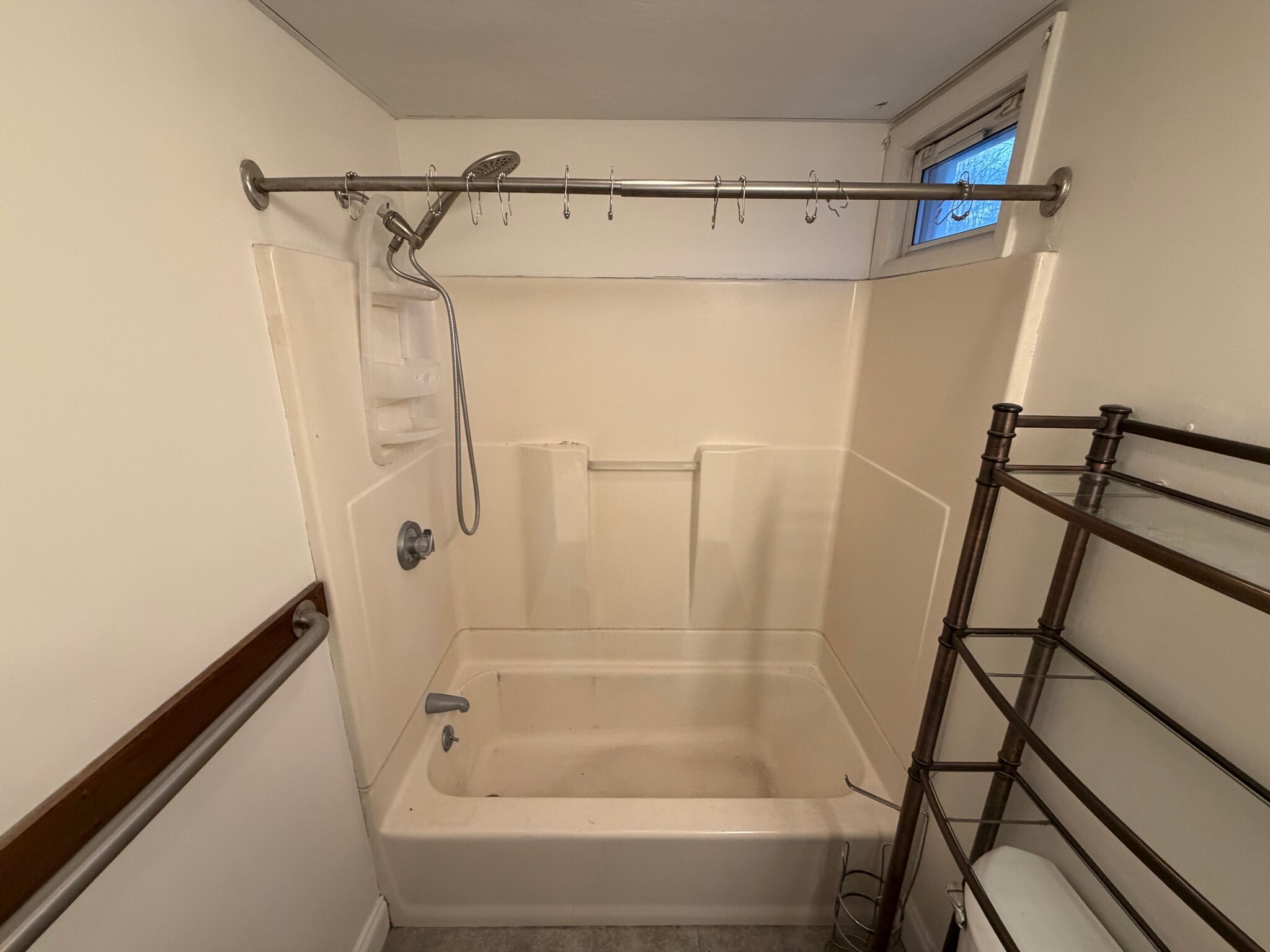 Building Photo - 74 Mount Prospect St