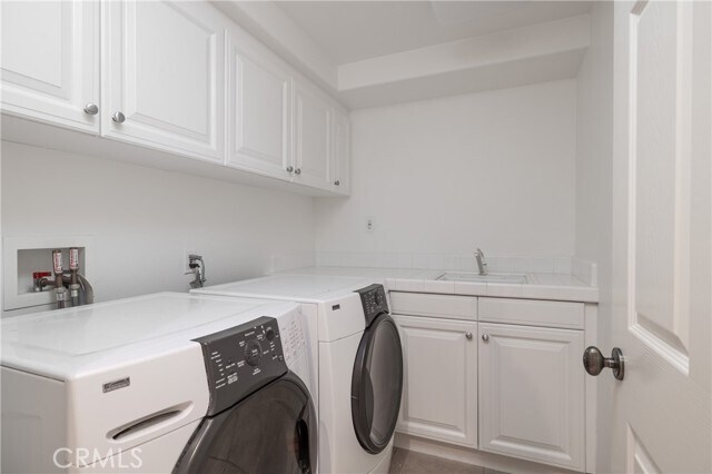 Building Photo - 2500 Bungalow Pl