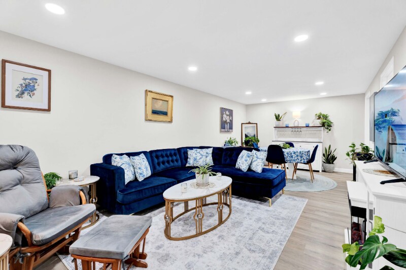 Building Photo - 6 Roanoke Ln