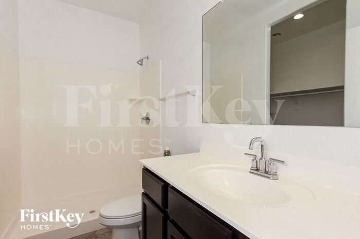 Building Photo - 8492 S 256th Dr
