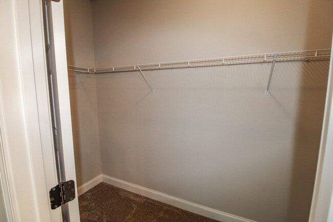 Building Photo - 412 Coles Way