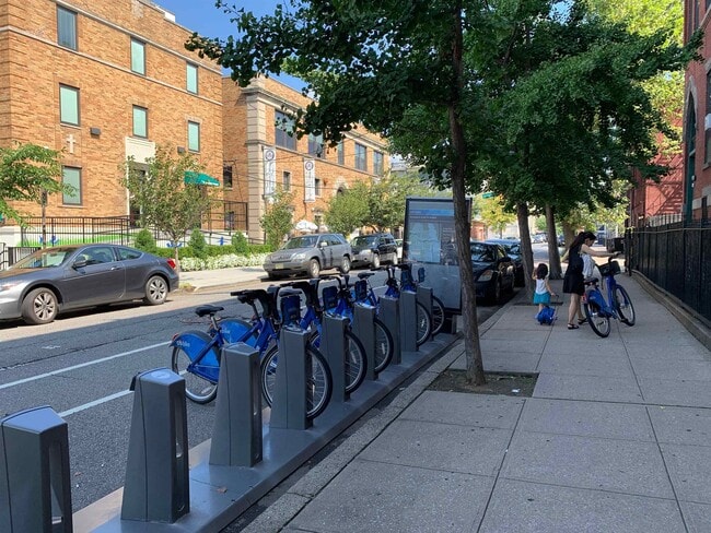 Building Photo - 364 7th St