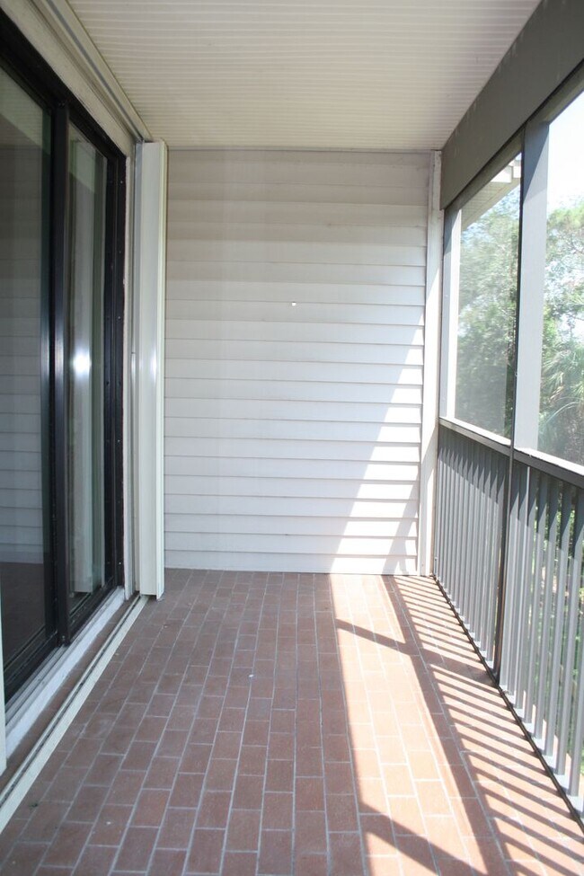 Building Photo - Just reduced! Beautiful Townhome in Pelica...