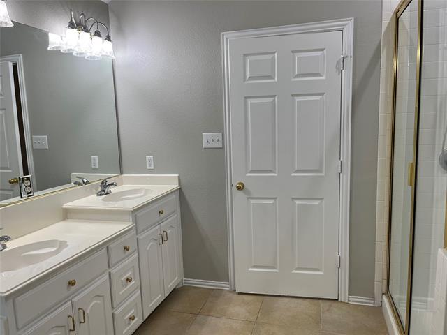Building Photo - 2305 Hickory Leaf Ln