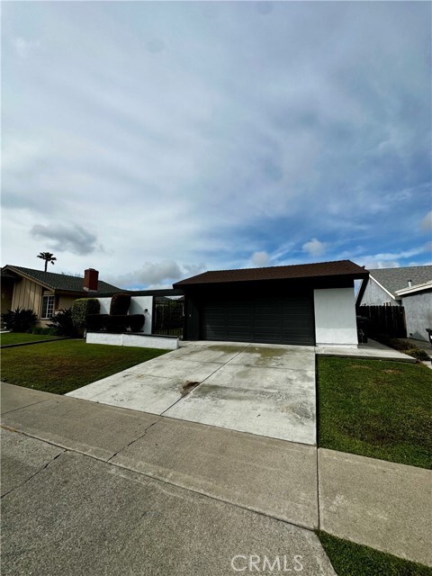 Building Photo - 5062 Greencap Ave