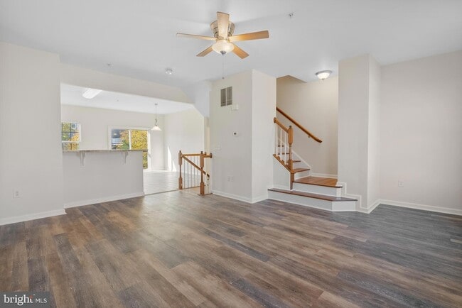 Building Photo - 407 Susan Cir