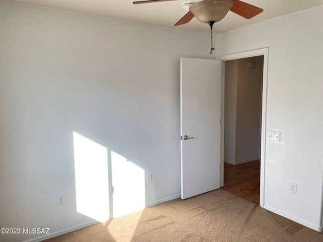 Building Photo - 10573 E Pleasant Pasture Dr