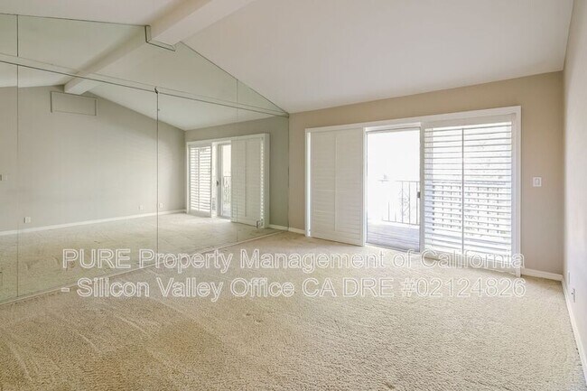 Building Photo - 114 Casa Grande