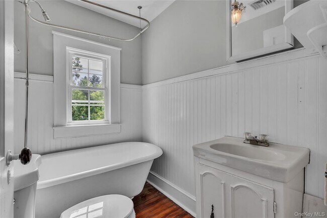 Building Photo - 115 Turk Hill Rd