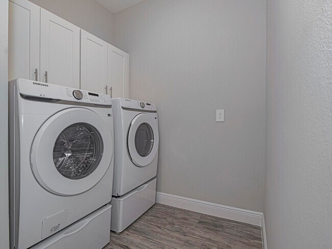 Building Photo - 9405 Serapis Wy