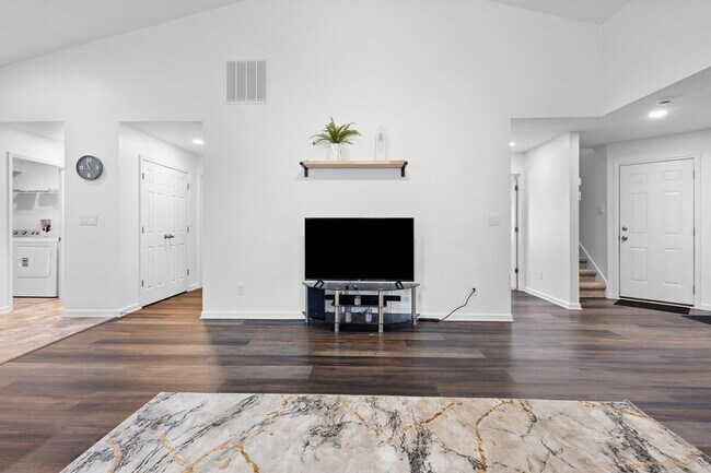 Building Photo - 13847 Catalina Dr