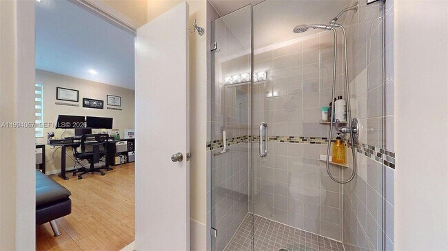 Building Photo - 6840 SW 45th Ln