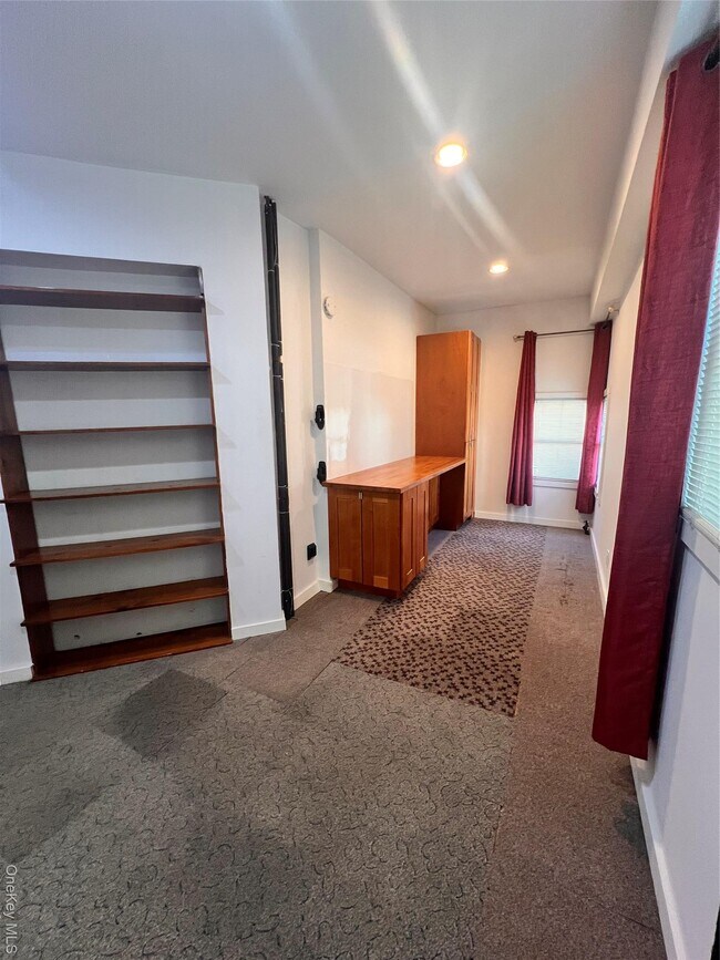 Building Photo - 20 Wolffe St