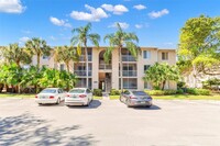 Building Photo - 13771 Oneida Dr