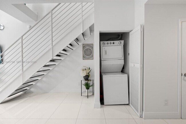 Building Photo - 60 SW 13th St