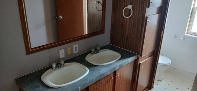 Building Photo - 2711 Windy Hill Rd