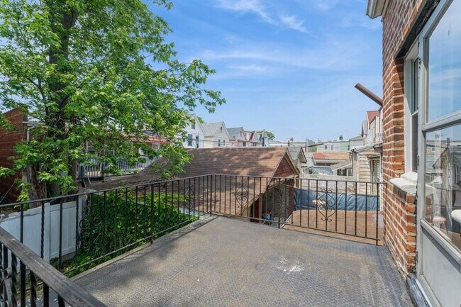 Building Photo - 103-28 115th St