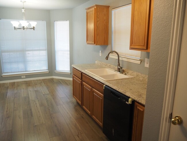 Building Photo - 1000 Waterview Dr