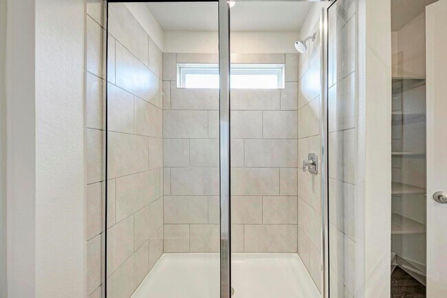 Building Photo - 2120 Ettalee Ct