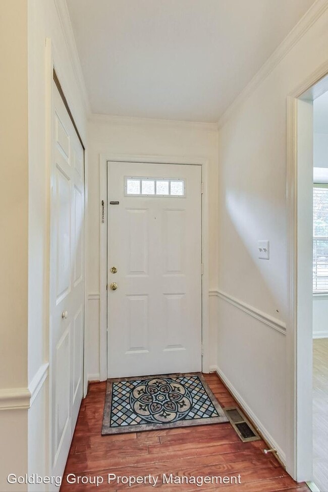 Building Photo - 3 br, 3.5 bath House - 7424 Monona Terrace