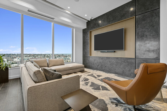Building Photo - Nexus Condominium - 1 bedroom + den