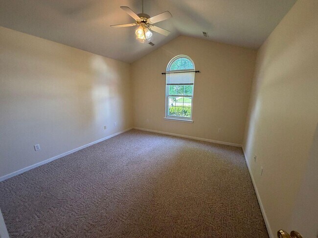 Building Photo - 509 Amazon Dr