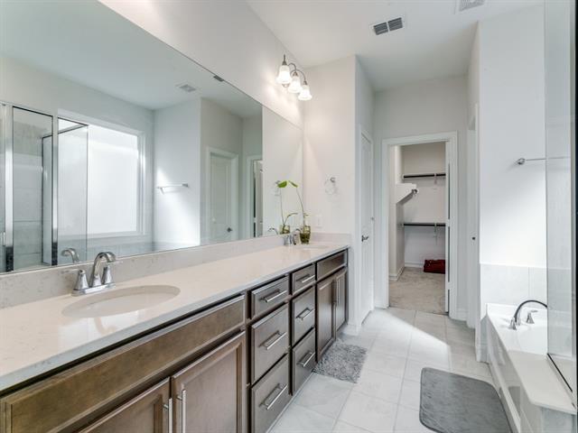 Building Photo - 3137 Lakespring Vis