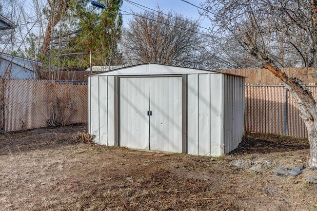 Building Photo - Home for Rent Near Willow Lake!
