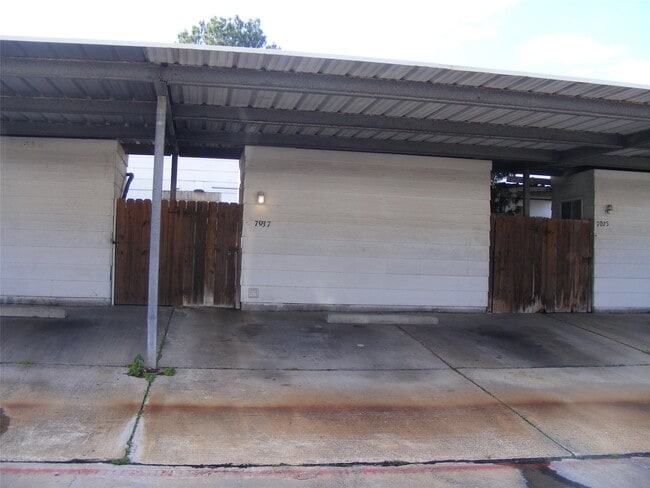 Building Photo - 7037 Chasewood Dr