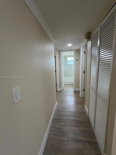 Building Photo - 8443 Royal Palm Blvd