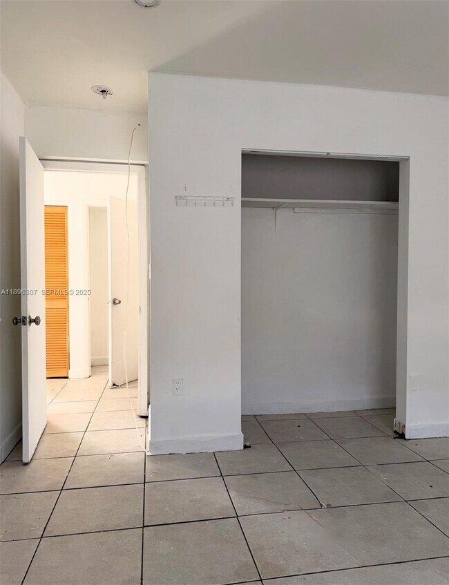 Building Photo - 848 SW 5th St