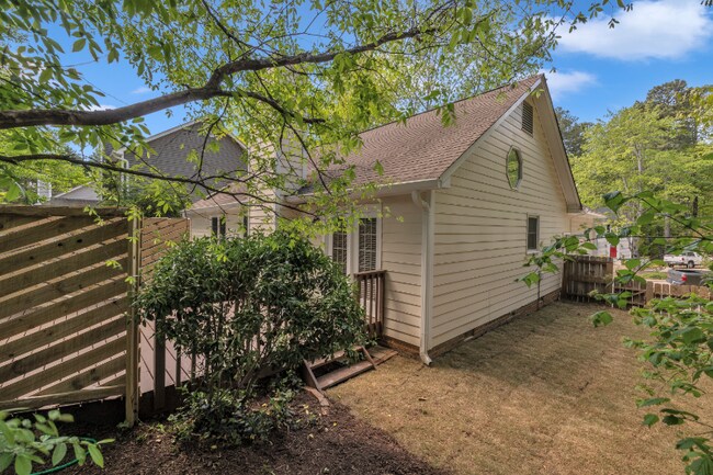 Building Photo - 106 London Plain Ct