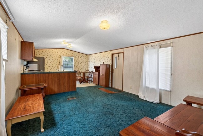 Building Photo - 162 Gill Rd
