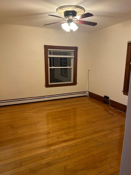 Building Photo - 22 Kingman Ave