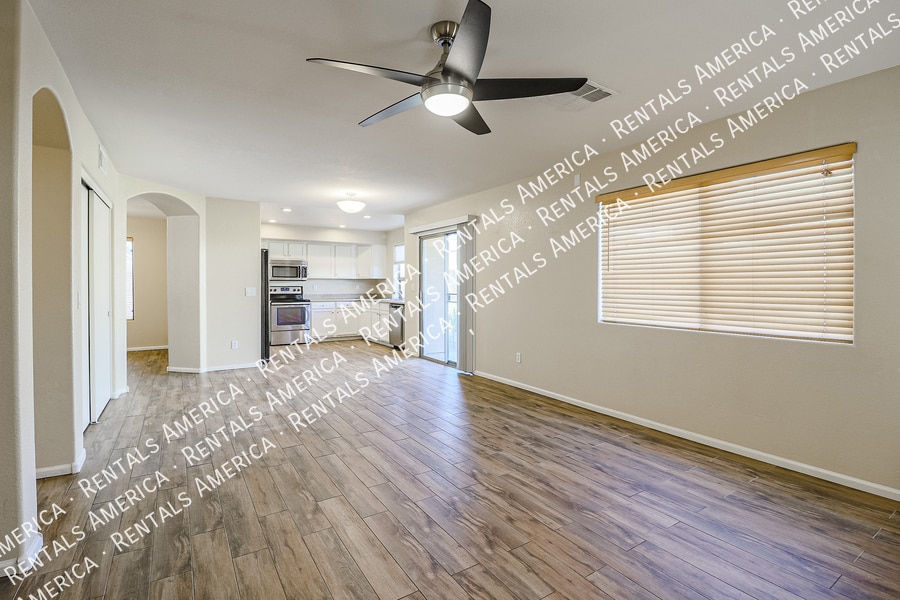 Building Photo - 12610 W Medlock Dr