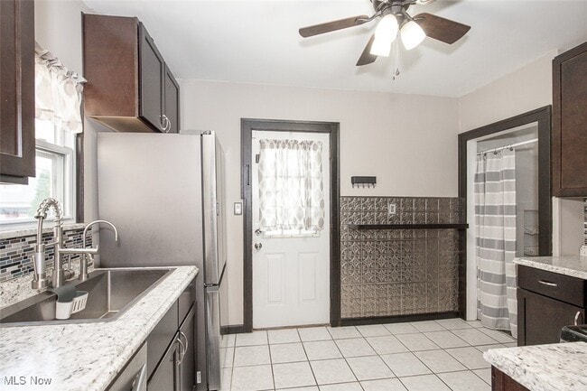 Building Photo - 2083 Chesterland Ave