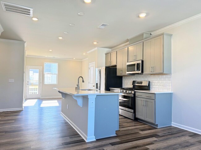 Building Photo - 4 Bedroom 3.5 Bath for Rent
