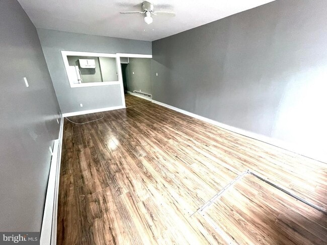 Building Photo - 3 Bedroom 1.5 Bathroom Home.