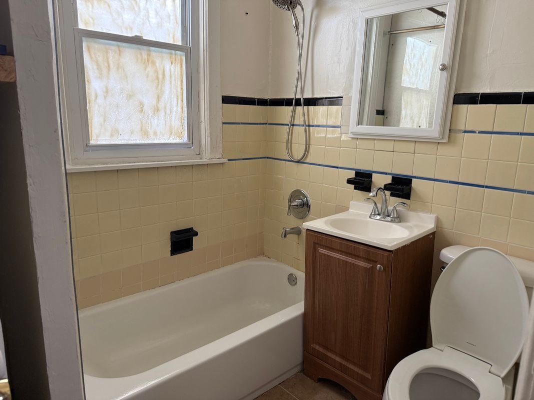 Building Photo - 103 Burhans Ave