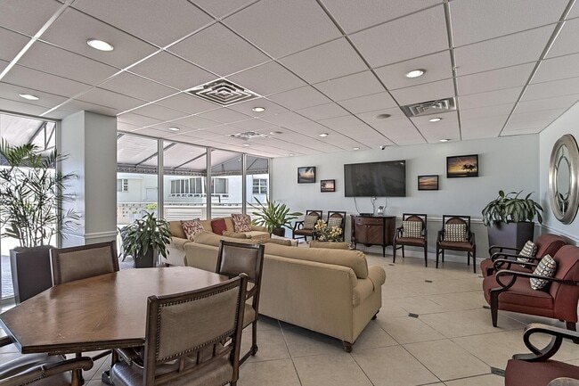 Building Photo - 3700 Galt Ocean Dr