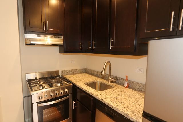 Building Photo - 617 W Patterson Ave