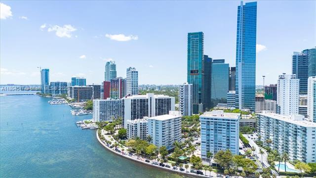 Building Photo - 1430 Brickell Bay Dr