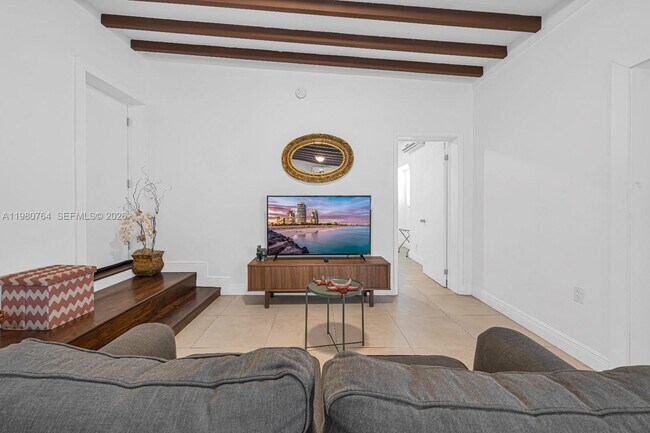 Building Photo - 1044 SW 13th Ct