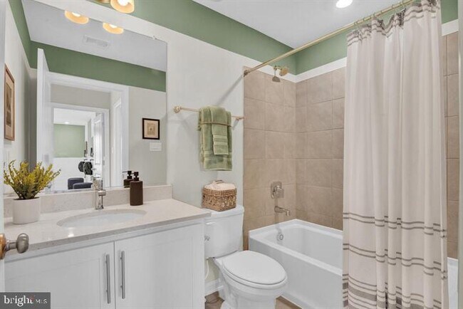 Building Photo - 491 Hanson St