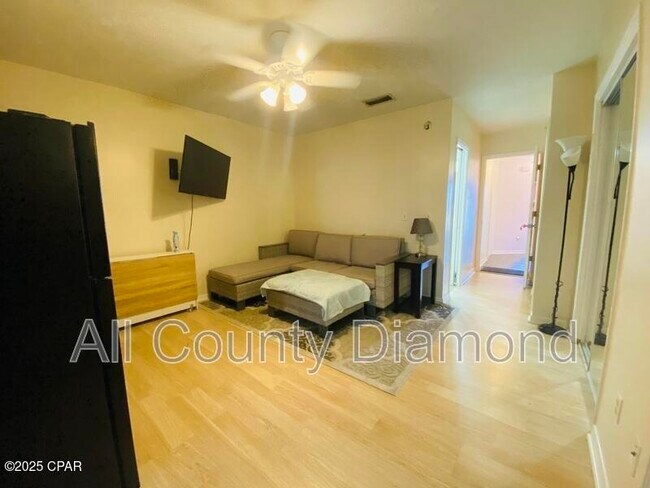 Building Photo - 4819 Hispaniola St