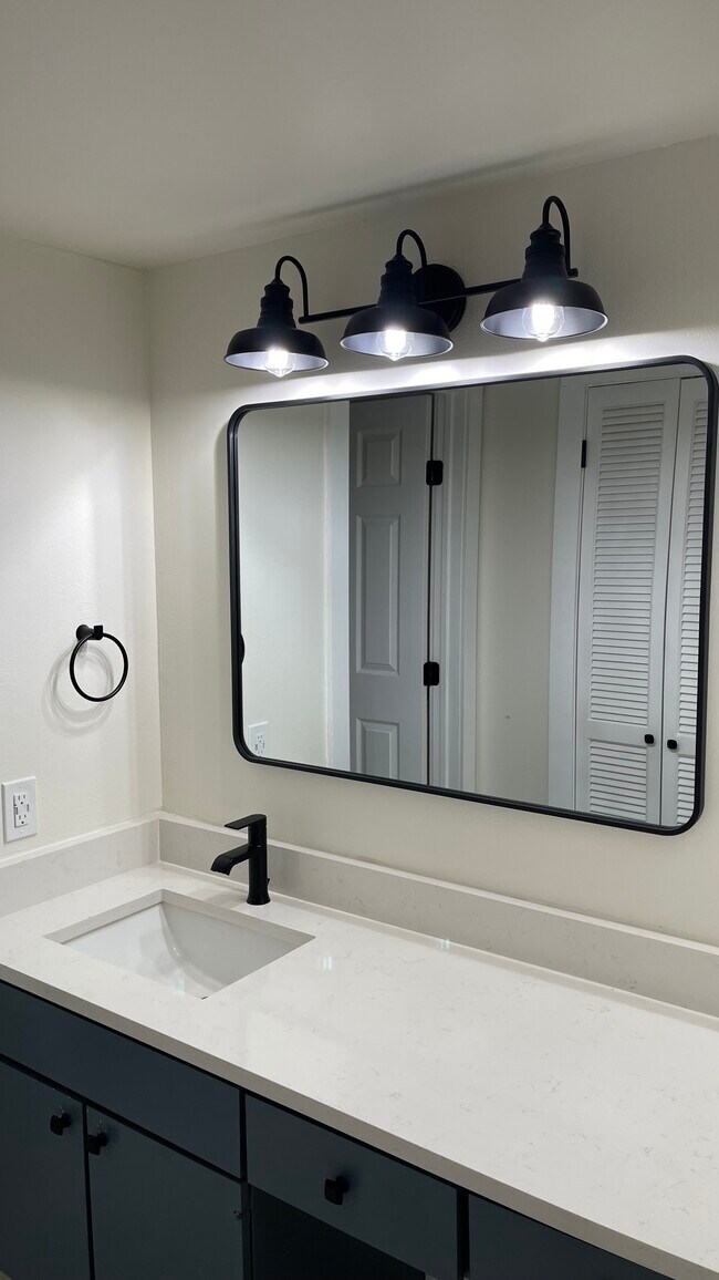 Building Photo - 6026 Birchbrook Dr