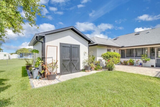 Building Photo - 2414 Sweetwater Blvd