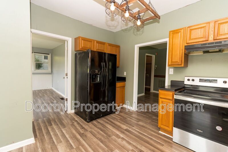 Building Photo - 156 Signal Hills Dr