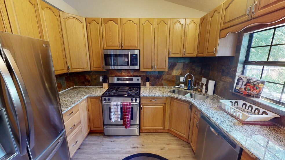 Building Photo - 12323 Little Fatima Ln